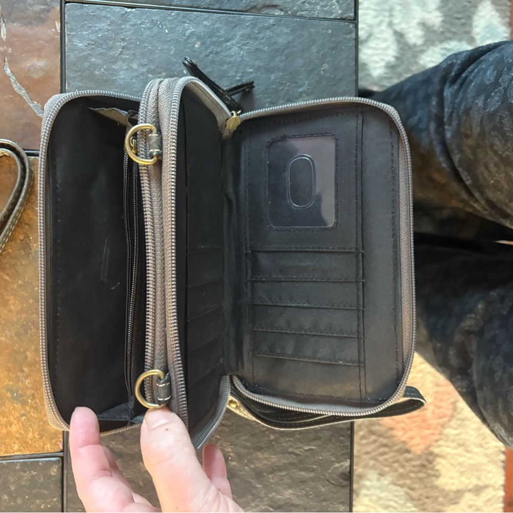 boc Black and Gray Wristlet Clutch